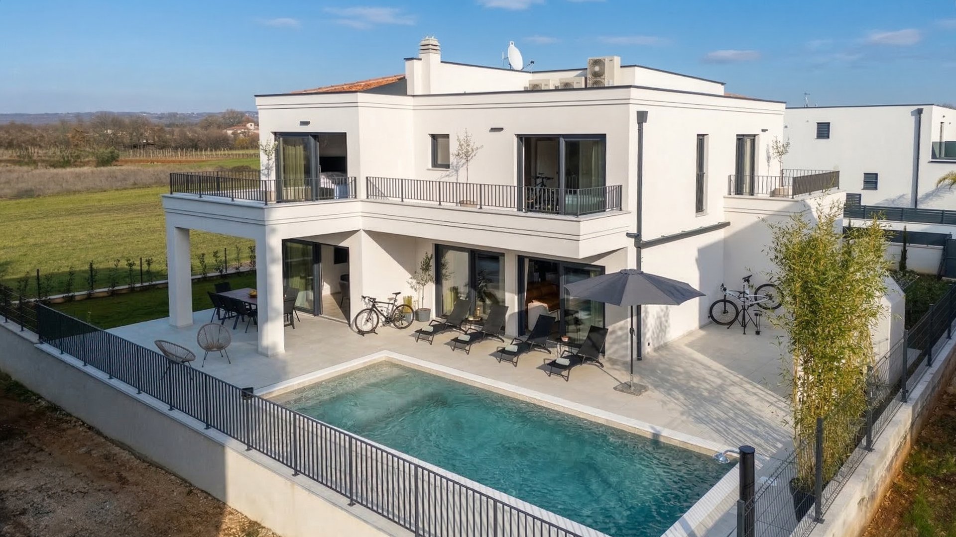 Villa Riata — Vila